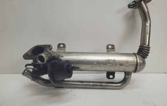 Volkswagen Golf V EGR valve cooler 03G131512