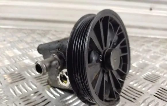 Volvo XC90 Power steering pump