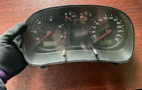 Volkswagen Bora Speedometer (instrument cluster) 1J0920802G