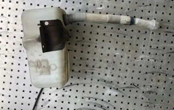 Fiat Ducato Windshield washer fluid reservoir/tank