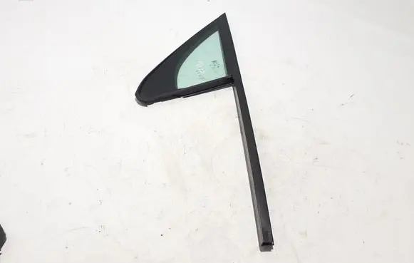 Audi Q7 4M Front door vent window glass four-door 4M0845113C