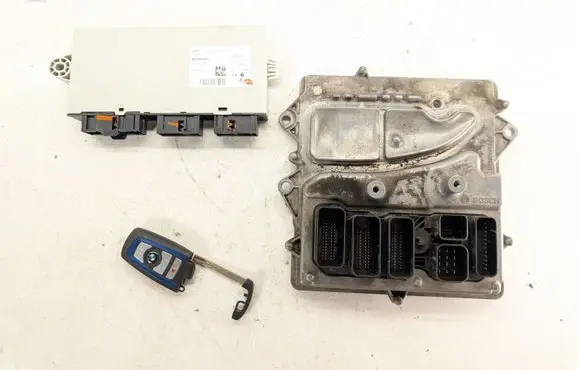 BMW X3 F25 Engine ECU kit and lock set 8631748