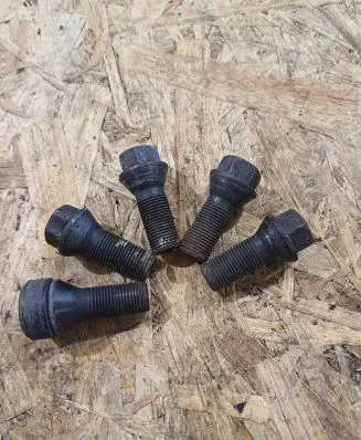 BMW 5 G30 G31 G38 Wheel nut cap/cover 