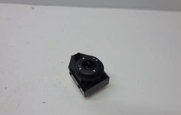 KIA Ceed Wing mirror switch 457480