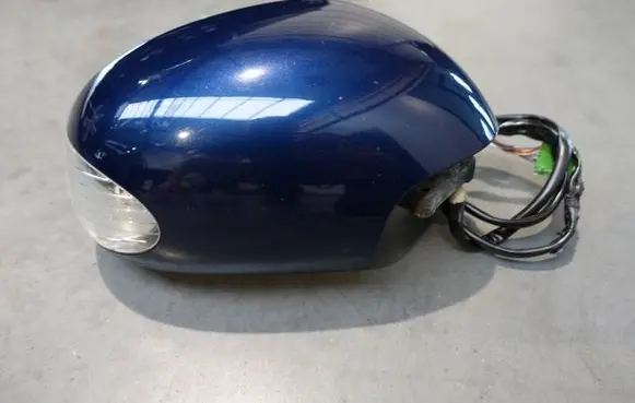 Volkswagen New Beetle Front door electric wing mirror 
