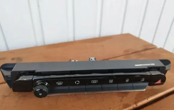 Citroen C5 Aircross Climate control unit 9828018177