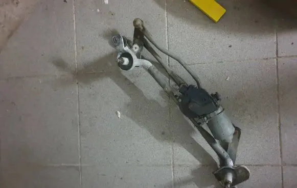 Mazda 5 Front wiper linkage and motor 1593000600