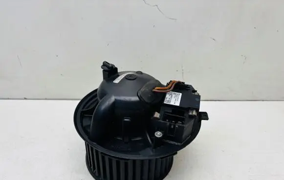 Volkswagen PASSAT B6 Heater fan/blower 3C1820015E 3C0907521