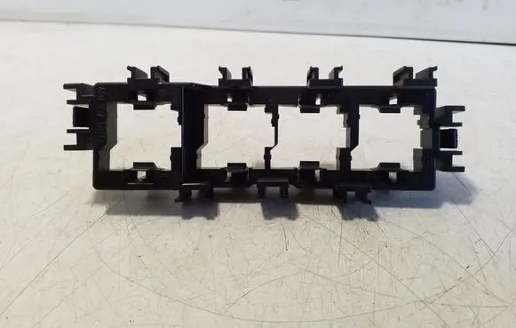 Audi A6 S6 C6 4F Relay mounting block 4E0937503D