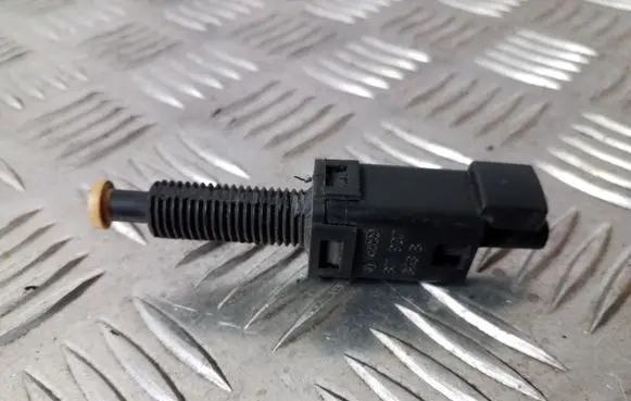 Clutch pedal sensor