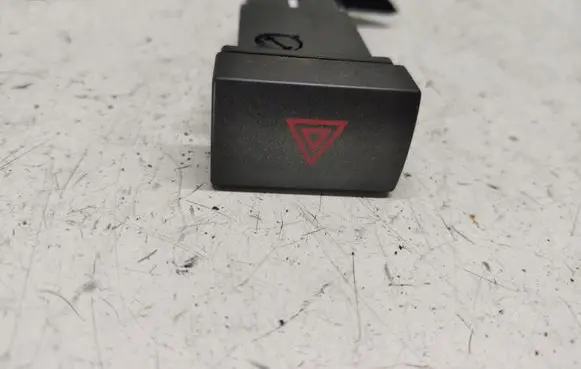 KIA Sorento Hazard light switch