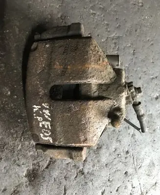 Volkswagen Eos Front brake caliper