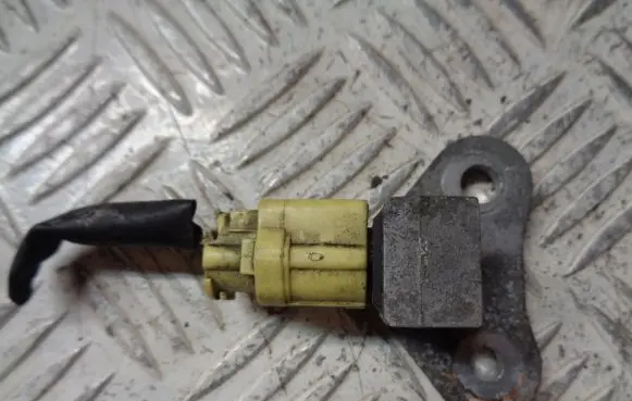 Nissan Qashqai Airbag deployment crash/impact sensor FC1GZ11X082376