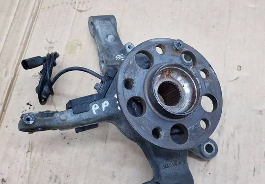 Mercedes-Benz CLA C117 X117 W117 Front wheel hub