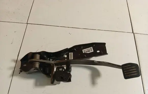 Ford Galaxy Clutch pedal 6G922D094JE