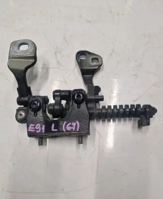 BMW 3 E90 E91 Tailgate/trunk/boot hinge 7119041