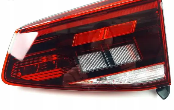 Volkswagen PASSAT B8 Tailgate rear/tail lights 3G9945094J