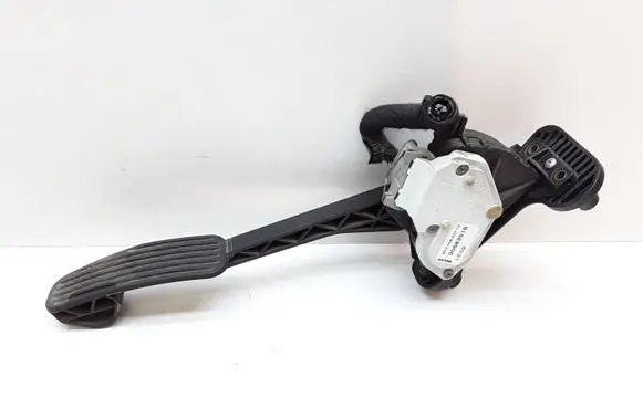 Volvo XC70 Accelerator throttle pedal 6PV00853712 30683516