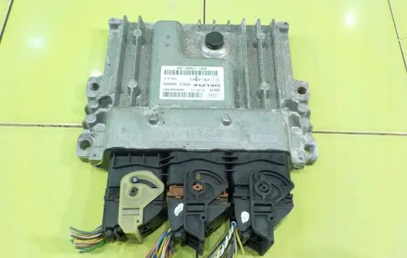 Ford Grand C-MAX Engine control unit/module BV6112A650AEK 17AB140