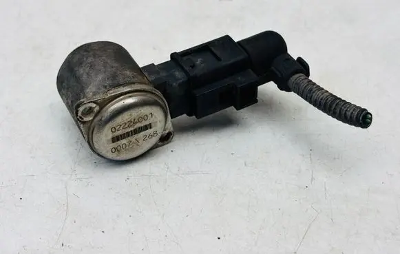 Audi A4 S4 B8 8K Hydraulic servotronic pressure valve 02224001 0007268 4F0998317A