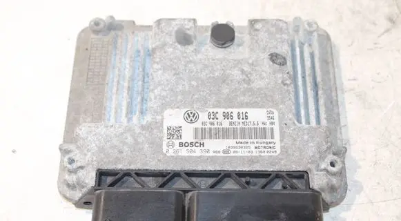 Volkswagen Golf VI Engine control unit/module 03C906016