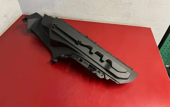 BMW X1 U11 (D)pillar trim (top) 9462433 51469462433