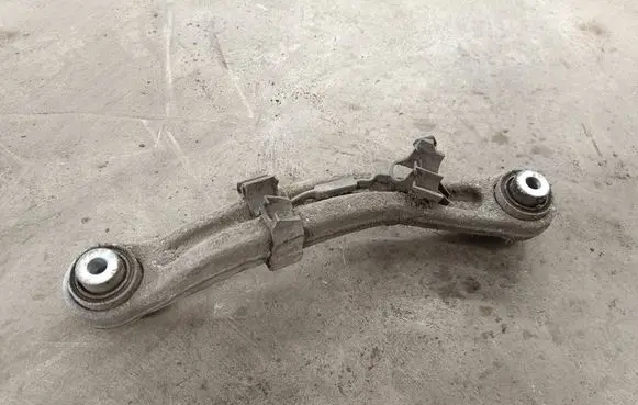 Rear control arm