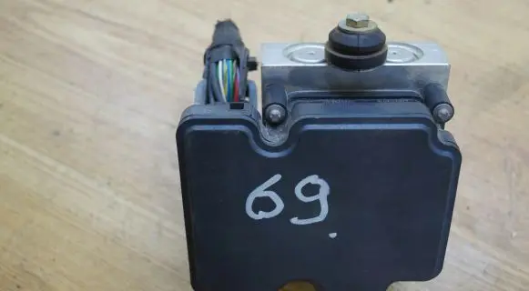 Maserati Quattroporte ABS Pump 67008166