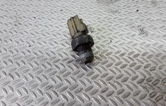 Jaguar X-Type Oil pressure sensor 
