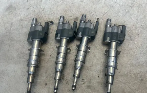 BMW 3 E90 E91 Fuel injectors set 7589048 1353758904807 10181010