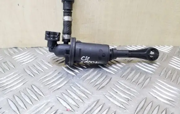 Citroen C4 I Clutch master cylinder