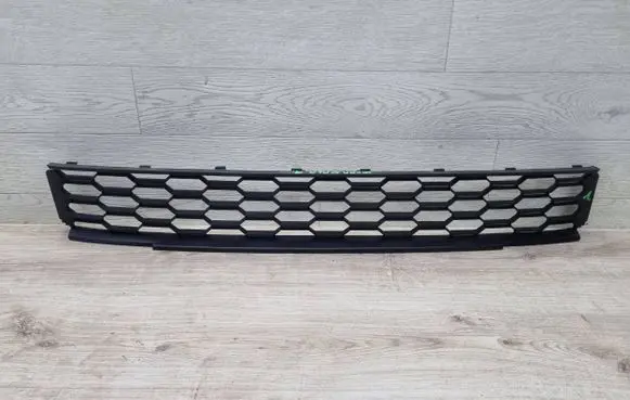 Skoda Scala Front bumper lower grill 657853677
