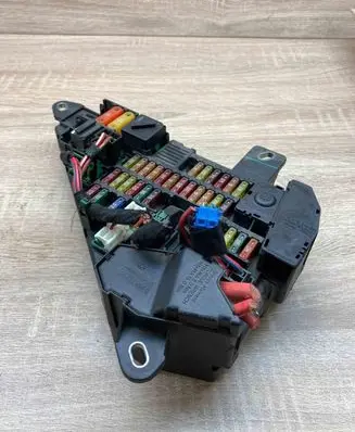 BMW 5 E60 E61 Fuse module 6906601 6906603