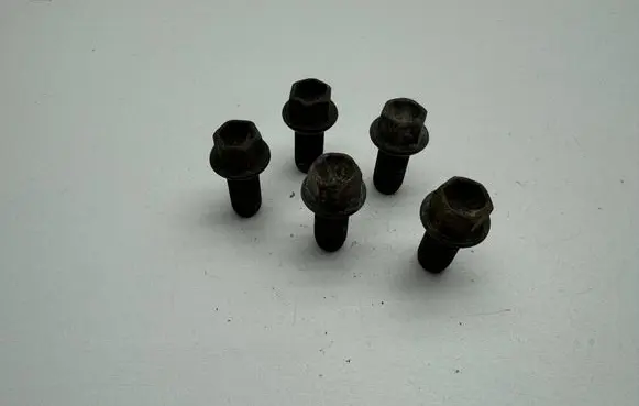 Mercedes-Benz C W205 Nuts/bolts 