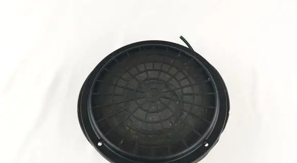 Audi A6 S6 C5 4B Subwoofer speaker 8637611175 2X20