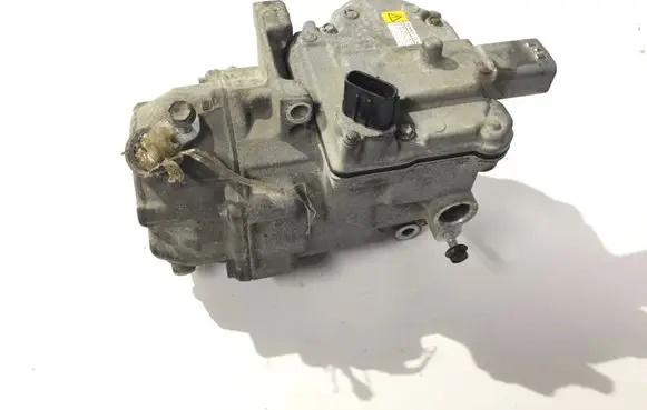 Toyota Yaris Air conditioning (A/C) compressor (pump) 0422001501
