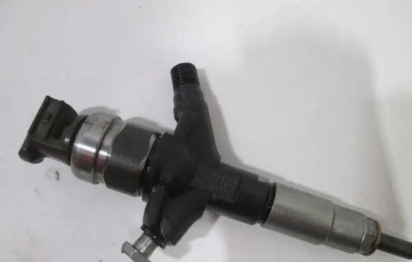 Subaru Forester SH Fuel injector 16613AA020 KK020203 DENSO07890
