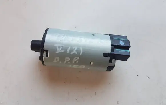 Subaru Forester SK Seat adjustment motor Z2347299202 LVSMT111922