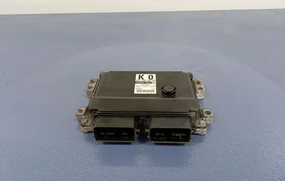 Suzuki Swift I Engine control unit/module ECU 33920-62J02
