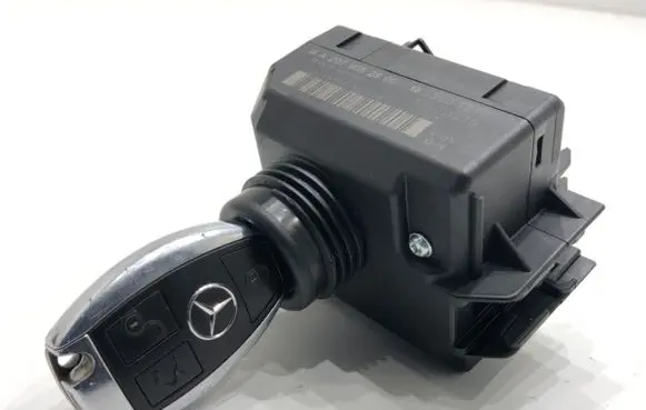 Mercedes-Benz GLK (X204) Ignition lock A2079052600