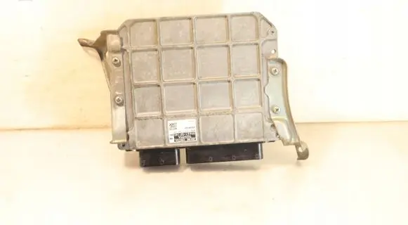Toyota Corolla Verso AR10 Engine control unit/module ECU MB275900-1981