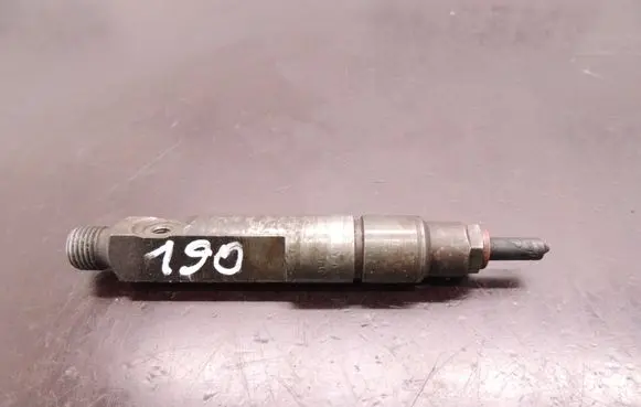 Audi A6 S6 C4 4A Fuel injector 046130201E D190