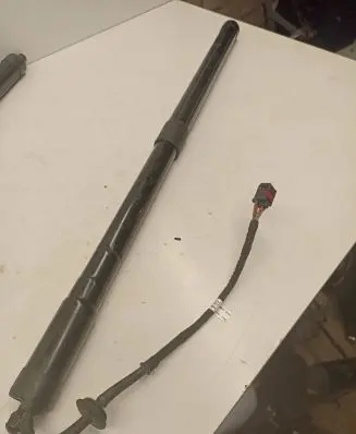 Land Rover Range Rover L405 Tailgate strut Cpla70354