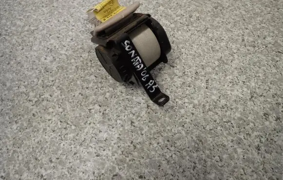 Hyundai Sonata Rear seatbelt