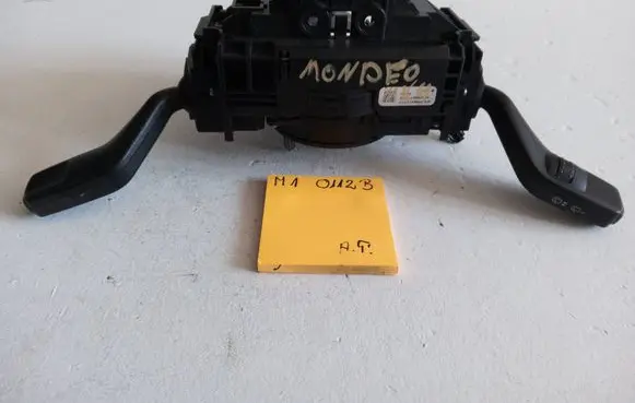 Ford Mondeo Mk III Indicator stalk 1212123