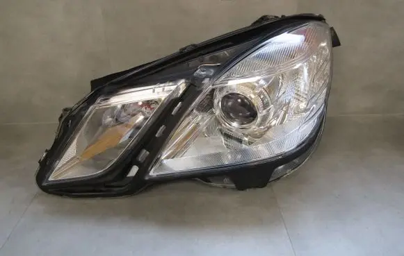 Mercedes-Benz E W212 Headlight/headlamp A2128200161 1EL00970201