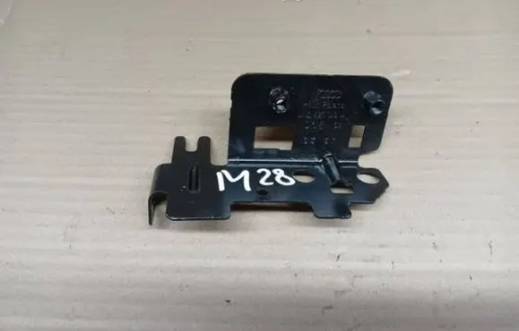 Fender mounting bracket