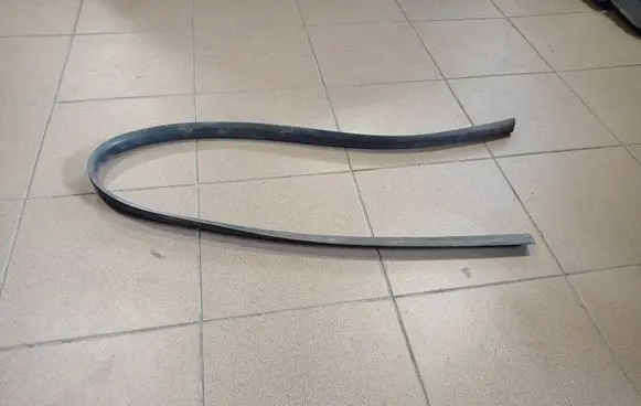 Volvo V70 Engine compartment rubber 