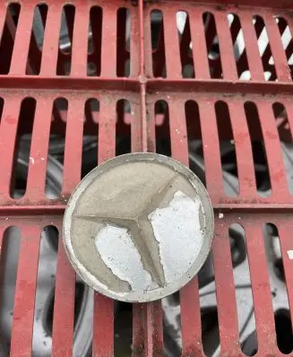 Mercedes-Benz C W202 Original wheel cap 2014010225