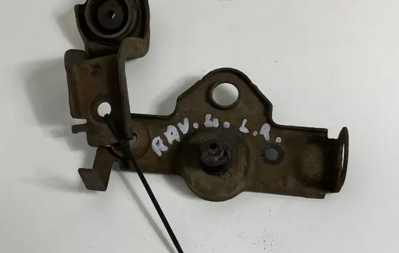 Toyota RAV 4 (XA30) Radiator mount bracket 1653328030